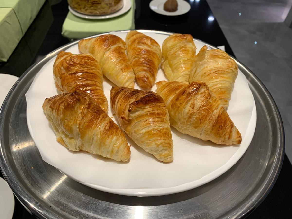 Thana Wisut Hotel بانكوك المظهر الخارجي الصورة