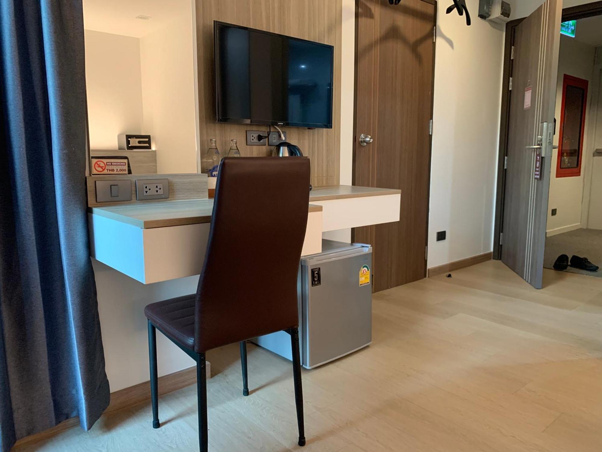 Thana Wisut Hotel بانكوك المظهر الخارجي الصورة