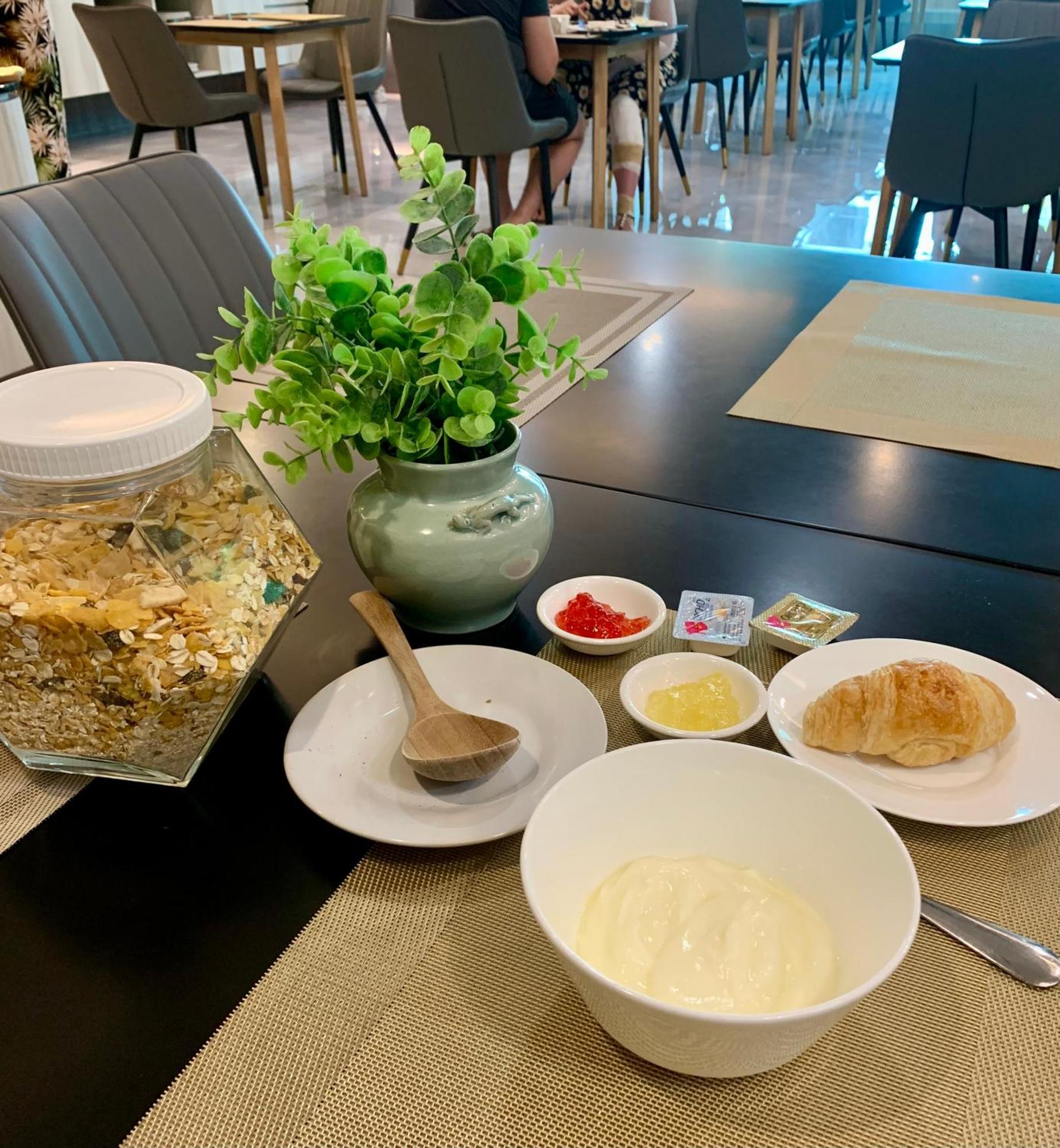 Thana Wisut Hotel بانكوك المظهر الخارجي الصورة