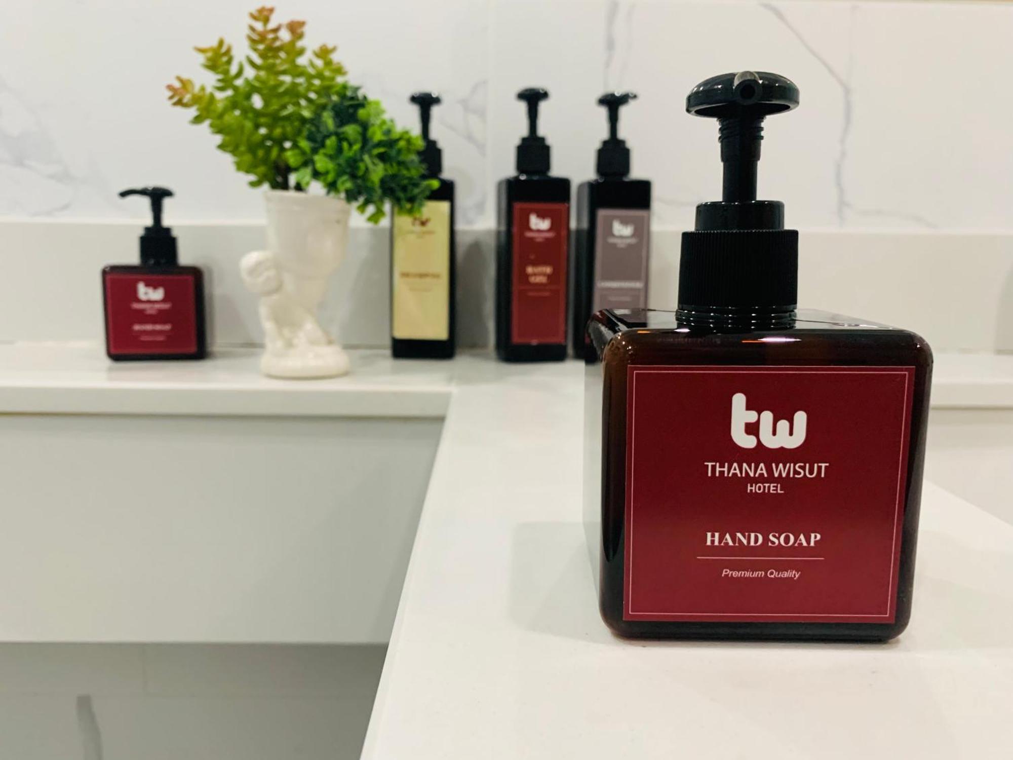 Thana Wisut Hotel بانكوك المظهر الخارجي الصورة